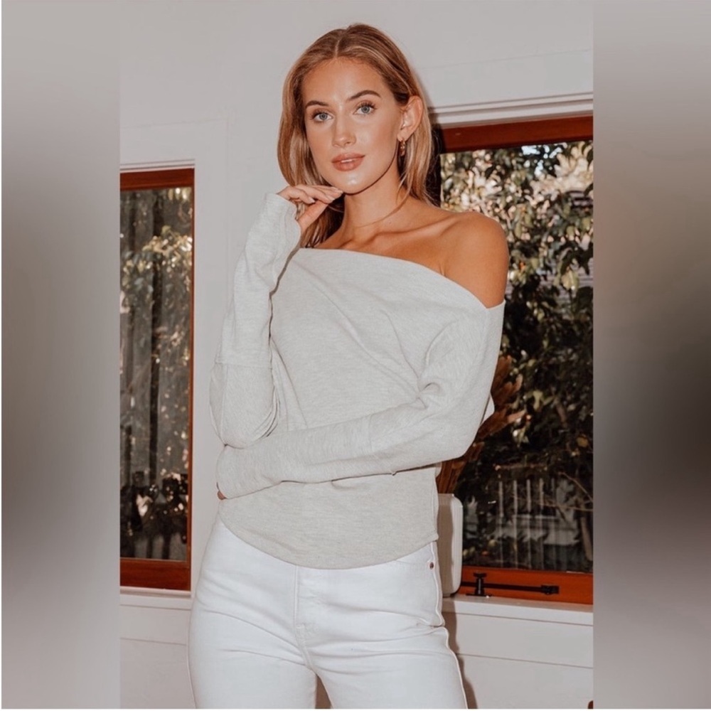 We The Free Fuji Thermal Top in Heather Grey Thumbholes Off Shoulder Size Small